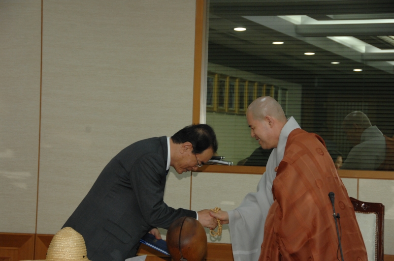 2010.06.08_화쟁위원회 위촉장 수여 (37)